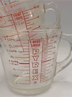 Pyrex Clear Glass Measuring Cup with Red Graduations and Handle
